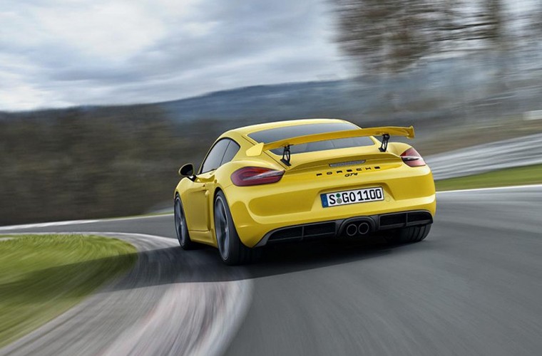 Man nhan voi mau xe the thao Porsche Cayman GT4-Hinh-9